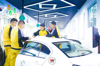 新手入行汽車美容 西安萬(wàn)通助你開(kāi)啟職業(yè)新未來(lái)